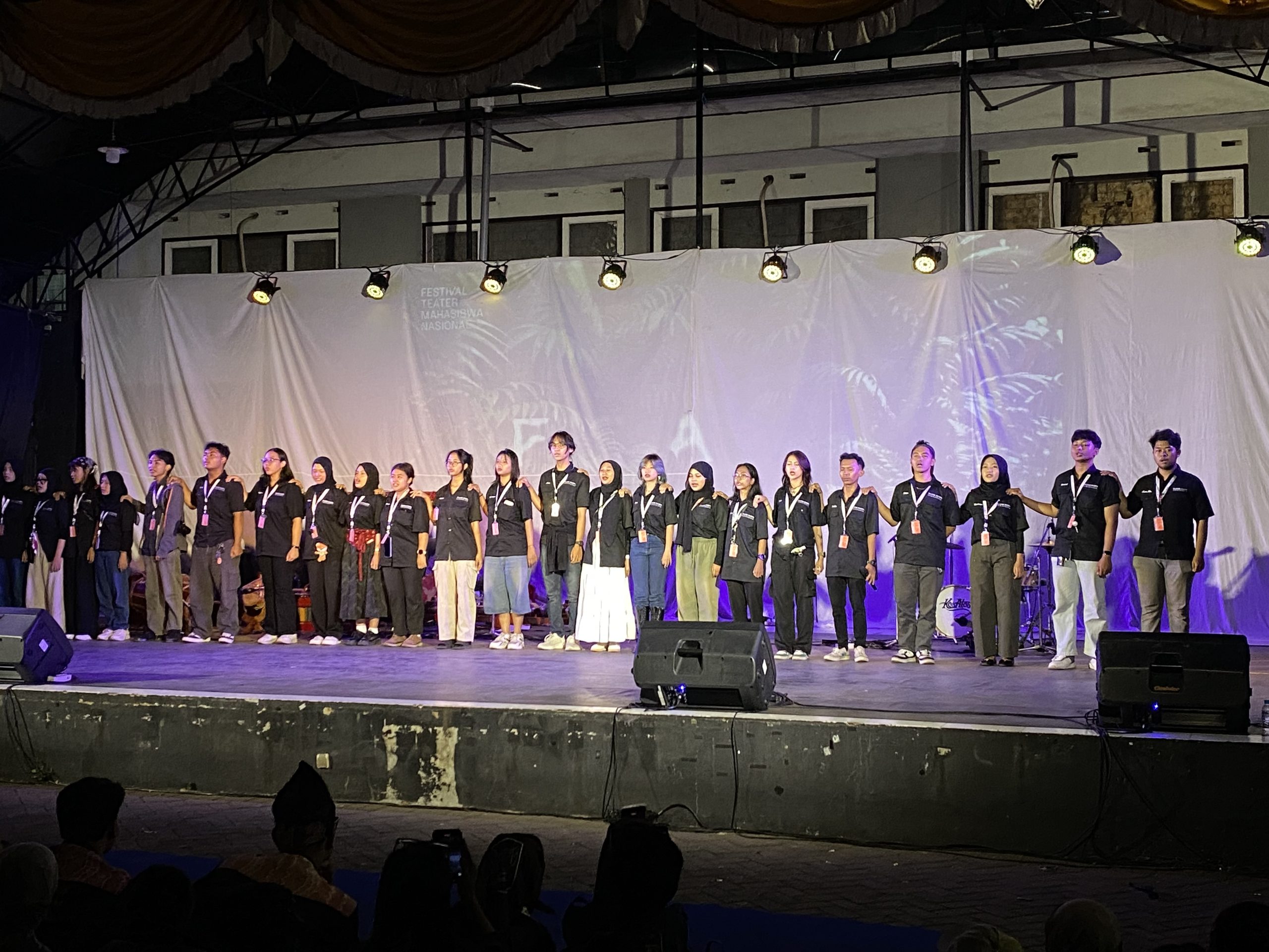 Teater Hampa Rayakan Dies Natalis ke-37 di Penutupan Festamasio XII Malang.